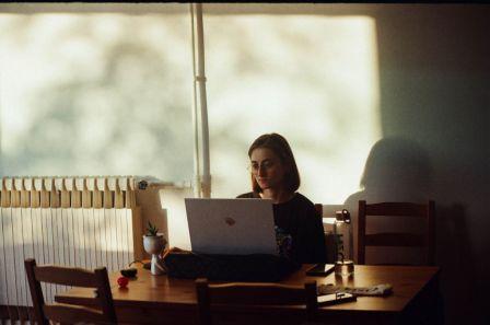 Ontario resident completing their will online to support estate and probate planning